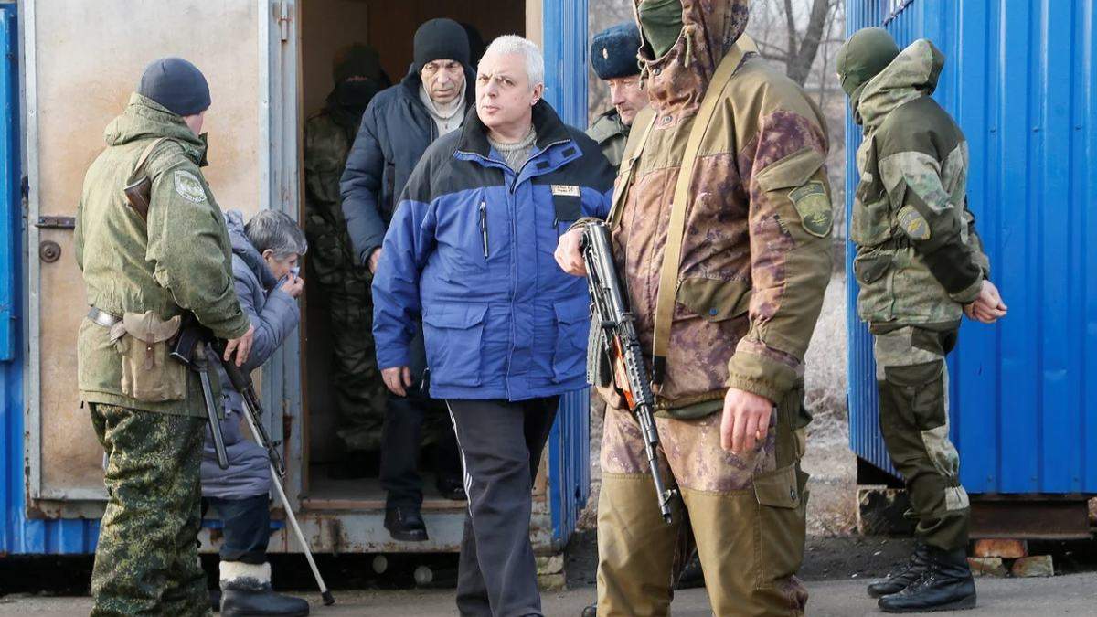 Скільки українців перебувають у полоні бойовиків ДНР Скільки українців перебувають у полоні бойовиків ДНР