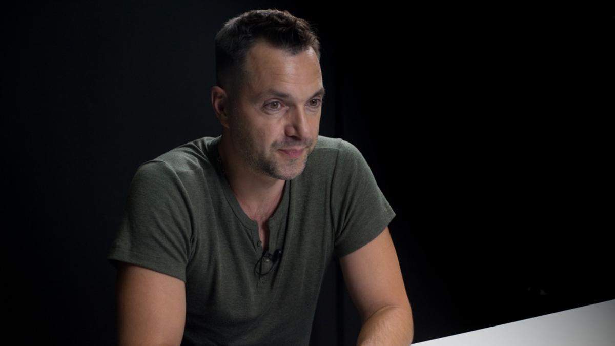 Арестович визнав, що оприлюднив версію окупантів про смерть бійця ООС Арестович визнав, що оприлюднив версію окупантів про смерть бійця ООС