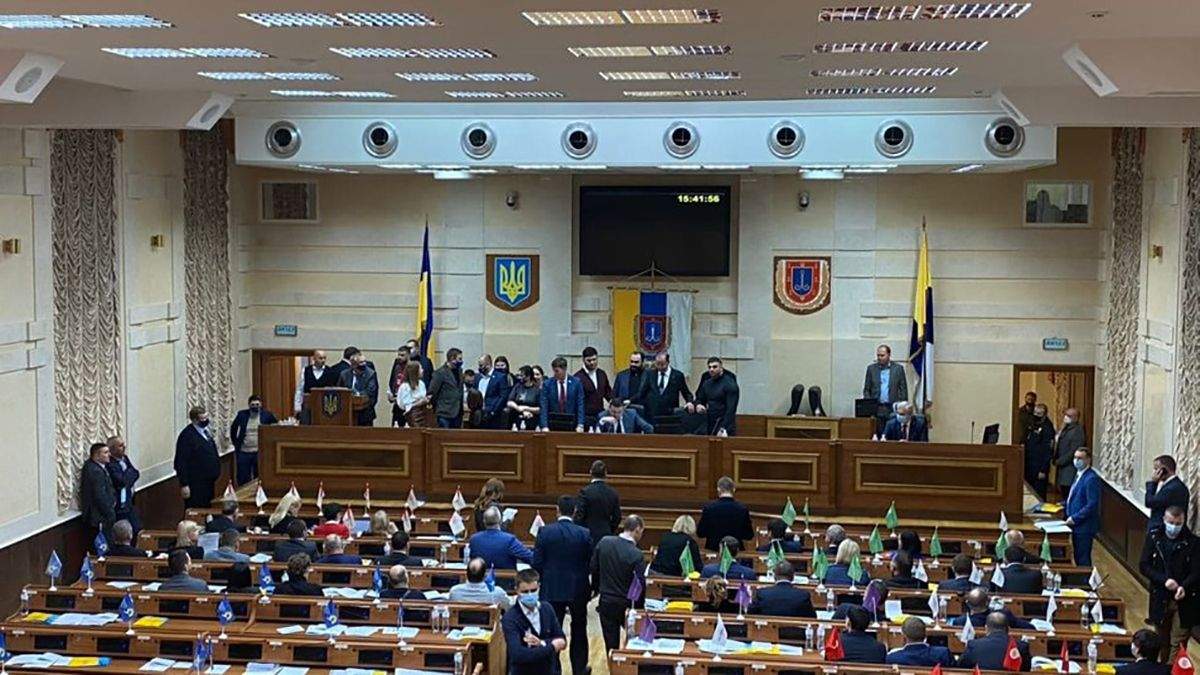 На втором заседании Одесского облсовета депутаты устроили драку На втором заседании Одесского облсовета депутаты устроили драку