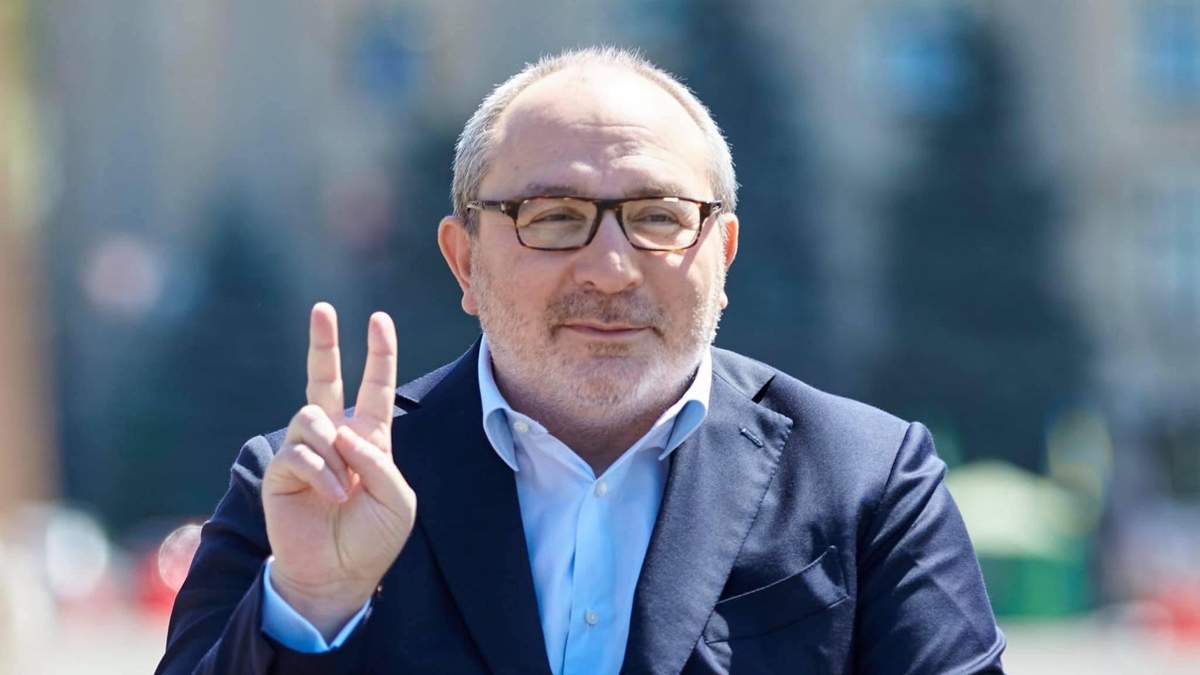 Хлопець набив тату на обличчі на честь померлого Кернеса: фото, відео Хлопець набив тату на обличчі на честь померлого Кернеса: фото, відео