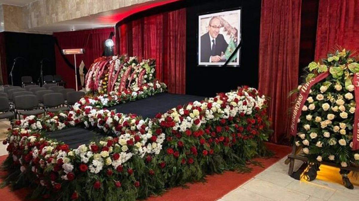 Хто відспівував Геннадія Кернеса - похорон мера Харкова Хто відспівував Геннадія Кернеса - похорон мера Харкова