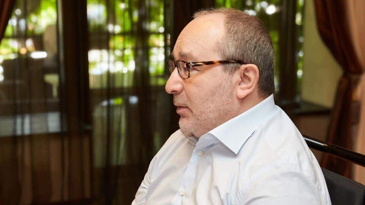 Похорон Кернеса: біля кладовища запустили салют – відео Похорон Кернеса: біля кладовища запустили салют – відео