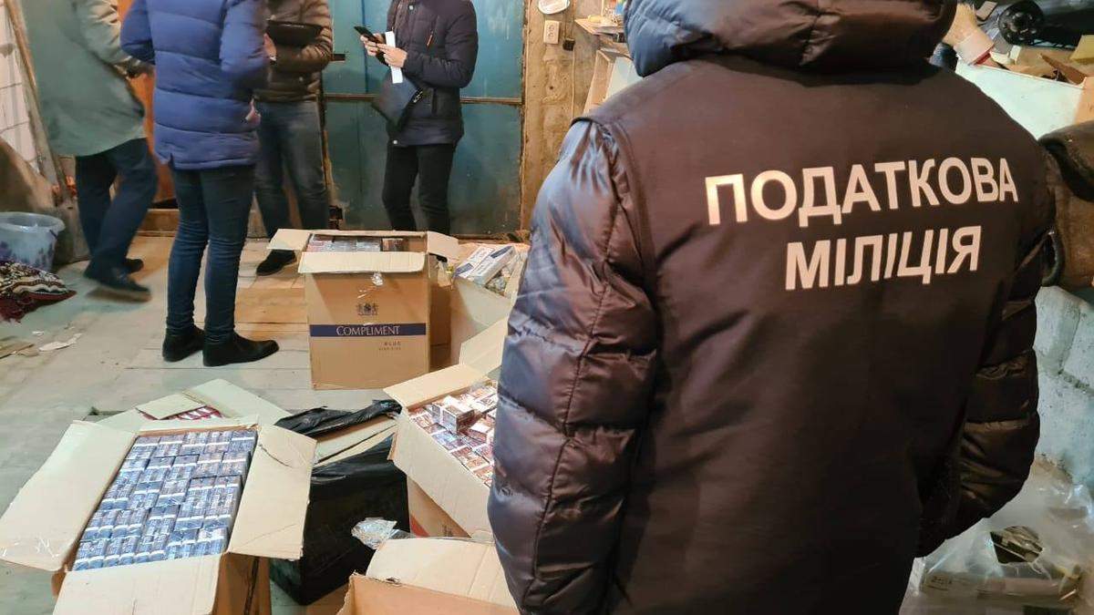 В Харькове накрыли подпольное производство водки и сигарет В Харькове накрыли подпольное производство водки и сигарет