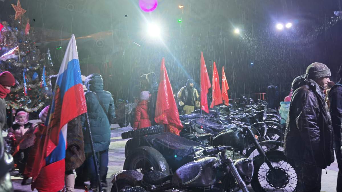 Байкер-шоу у окупованому Луганську Байкер-шоу у окупованому Луганську