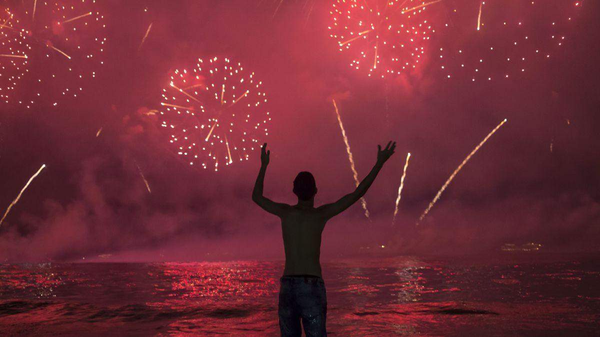 С Новым годом! С Новым годом!