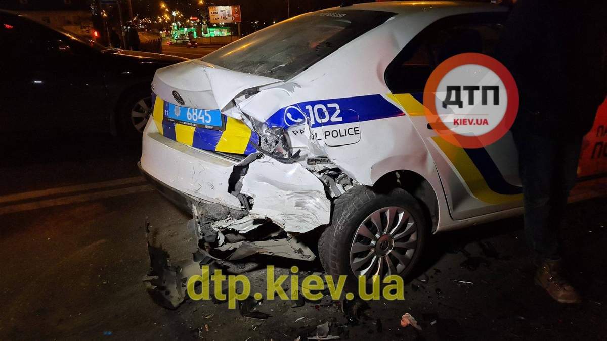 ДТП з участю поліції в Києві на Харківському шосе: фото, відео ДТП з участю поліції в Києві на Харківському шосе: фото, відео