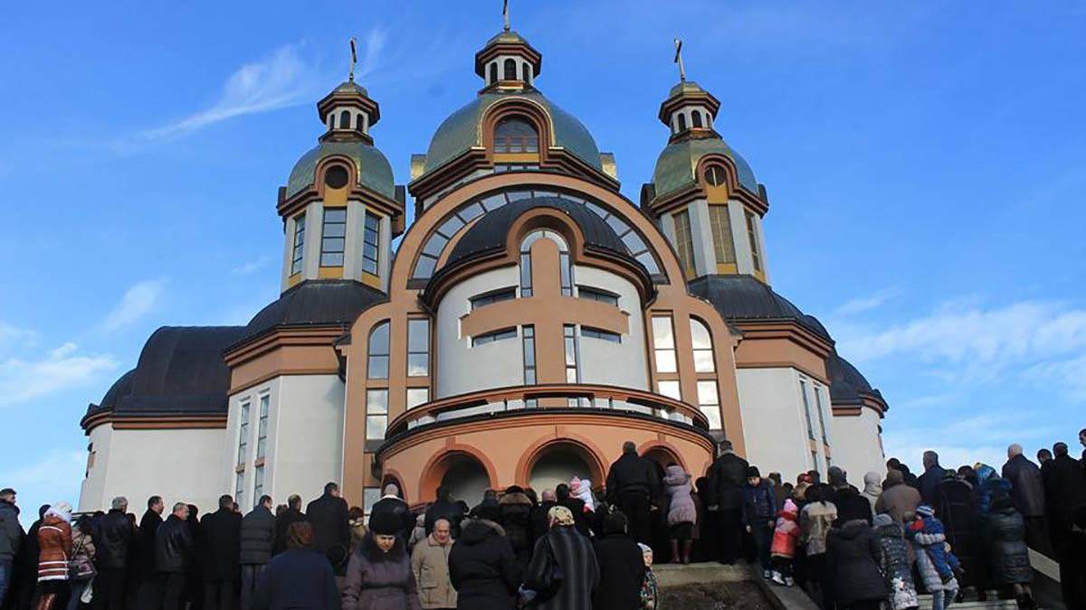 В Івано-Франківську зареєстрували петицію про порушення тихих годин церквою В Івано-Франківську зареєстрували петицію про порушення тихих годин церквою