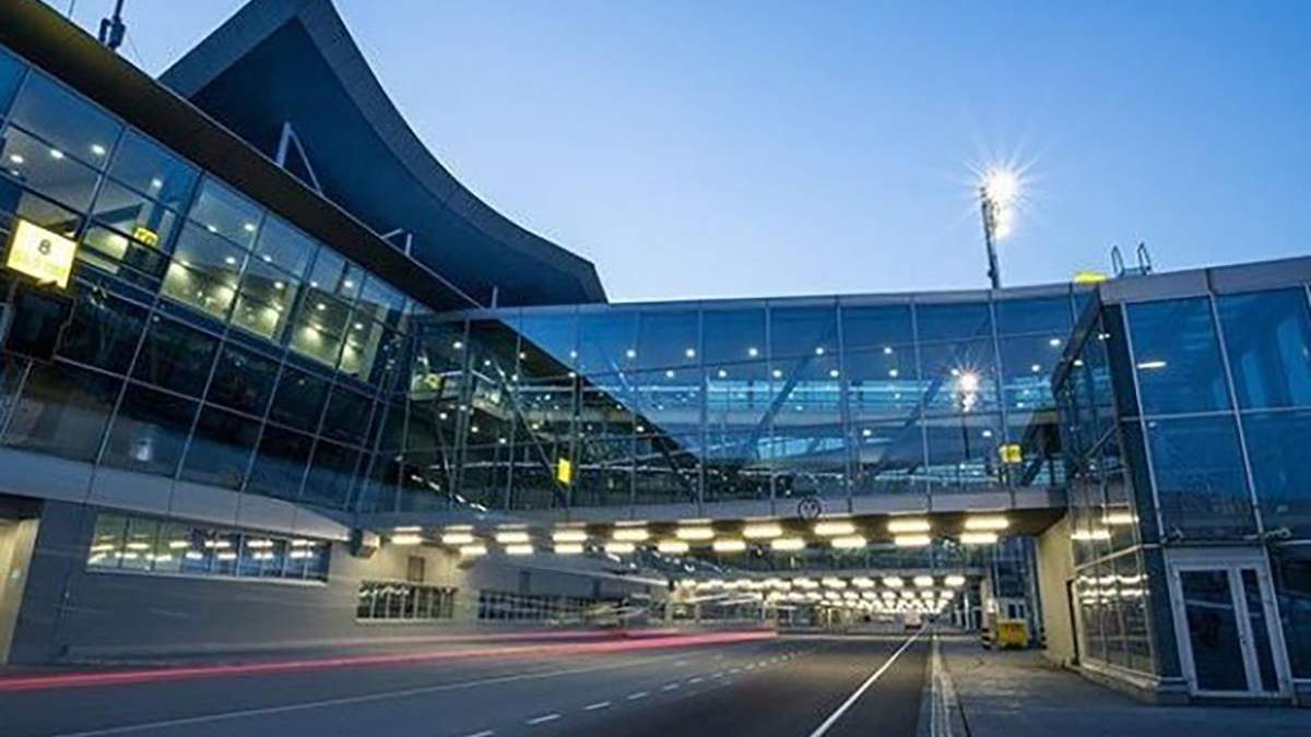 В аэропортах Киева таможенники изъяли золотые часы и монеты В аэропортах Киева таможенники изъяли золотые часы и монеты