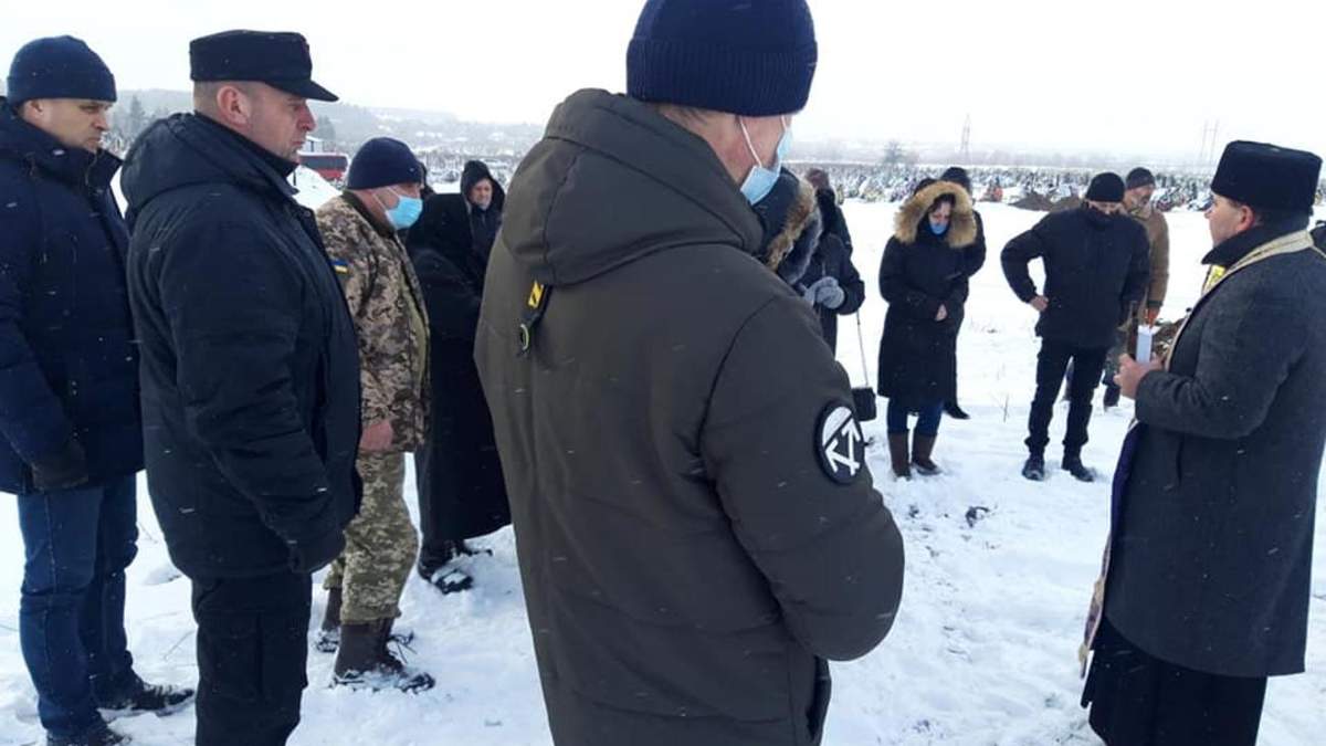 На Волыни попрощались с ветераном АТО Мельником: фото На Волыни попрощались с ветераном АТО Мельником: фото