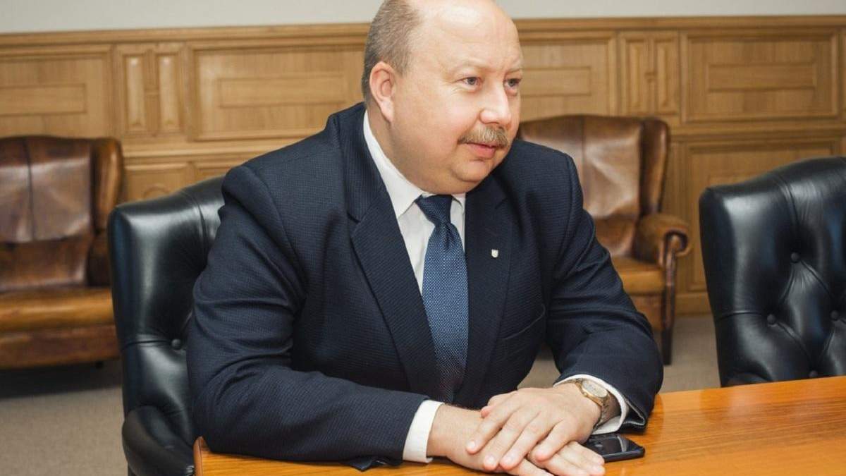Яку зарплату мають отримувати державні службовці: відповідь Немчінова Яку зарплату мають отримувати державні службовці: відповідь Немчінова