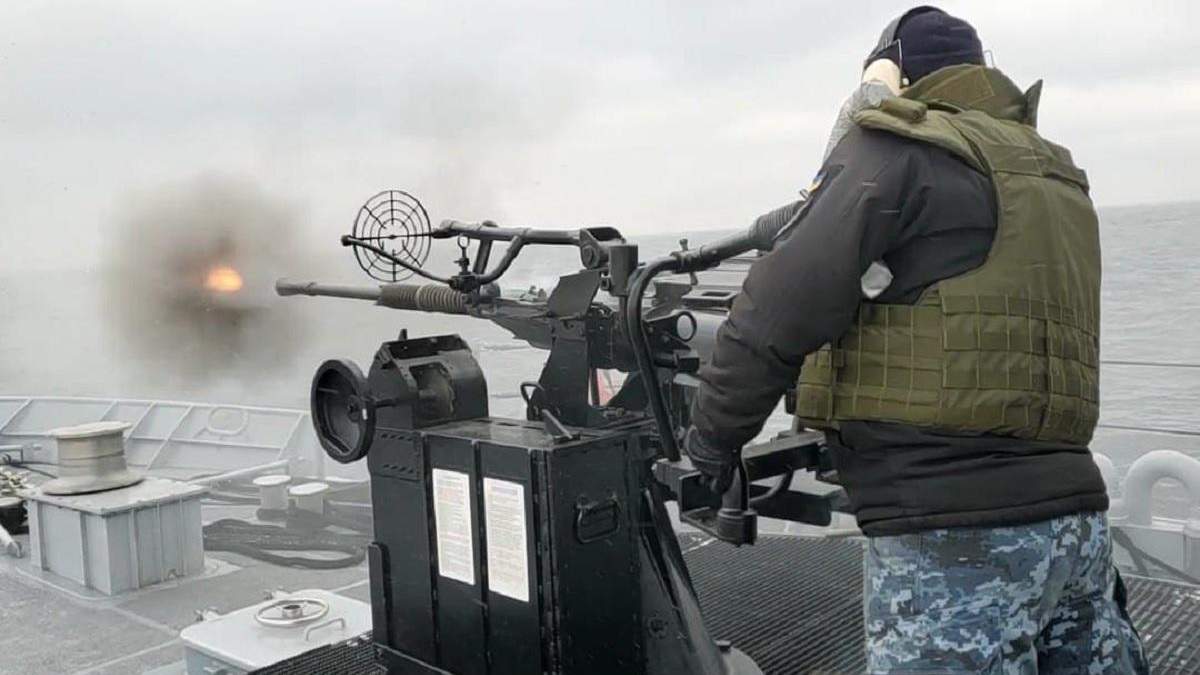 ВМС перевірили бойову готовність катера Слов'янськ: фото ВМС перевірили бойову готовність катера Слов'янськ: фото