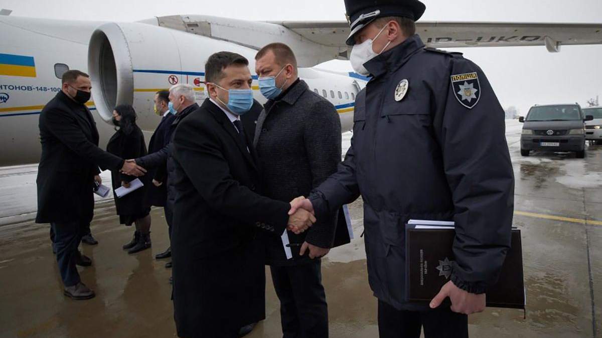 Зеленський прибув на місце пожежі у Харкові: онлайн-трансляція