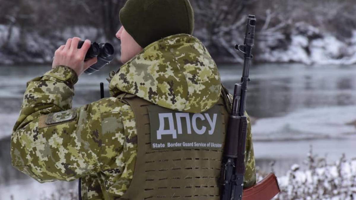 Пакунок з ручними гранатами знайшли на Луганщині: фото Пакунок з ручними гранатами знайшли на Луганщині: фото