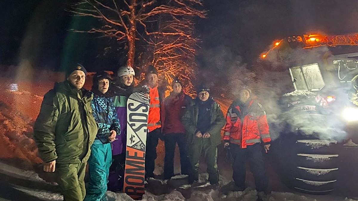 У Карпатах 31.01.2021 рятувальники врятували 5 туристів У Карпатах 31.01.2021 рятувальники врятували 5 туристів