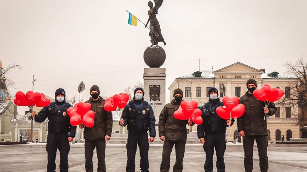 Военнослужащие поздравили украинский с Днем Валентина Военнослужащие поздравили украинский с Днем Валентина