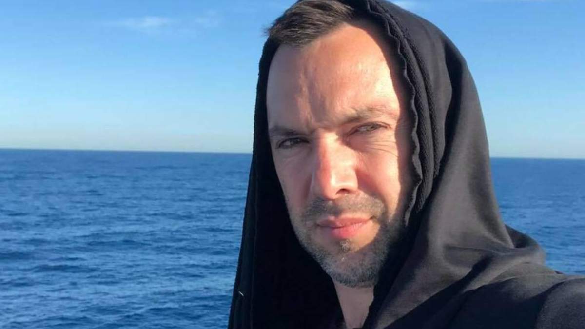Арестович извинился перед общежитиями: скандал на Свободе слова Арестович извинился перед общежитиями: скандал на Свободе слова
