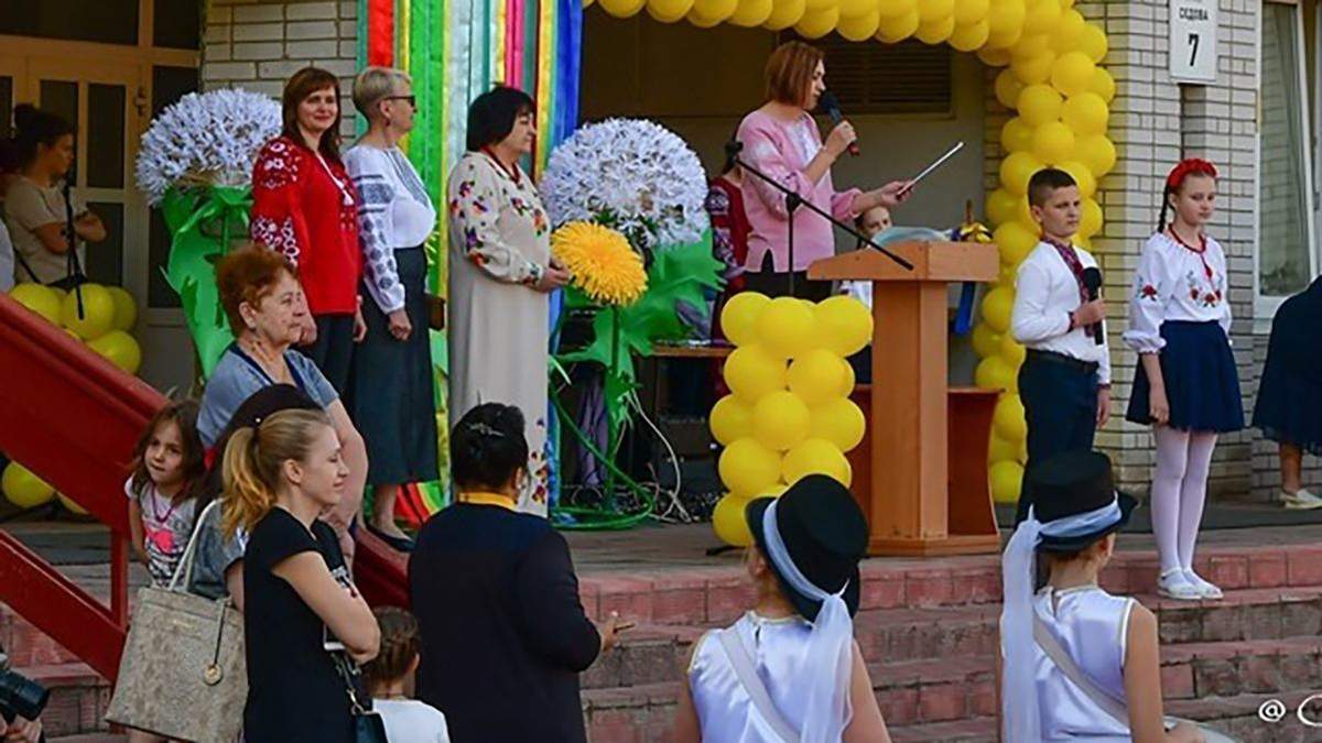 У Боярці відсторонили директорку ліцею, де дівчата наковталися дротаверину У Боярці відсторонили директорку ліцею, де дівчата наковталися дротаверину