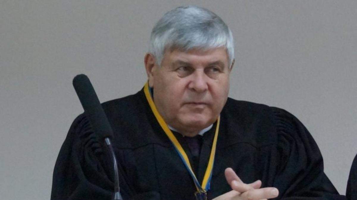 Хотів відмазати п'яного водія: суддя отримав 2 років в'язниці Хотів відмазати п'яного водія: суддя отримав 2 років в'язниці