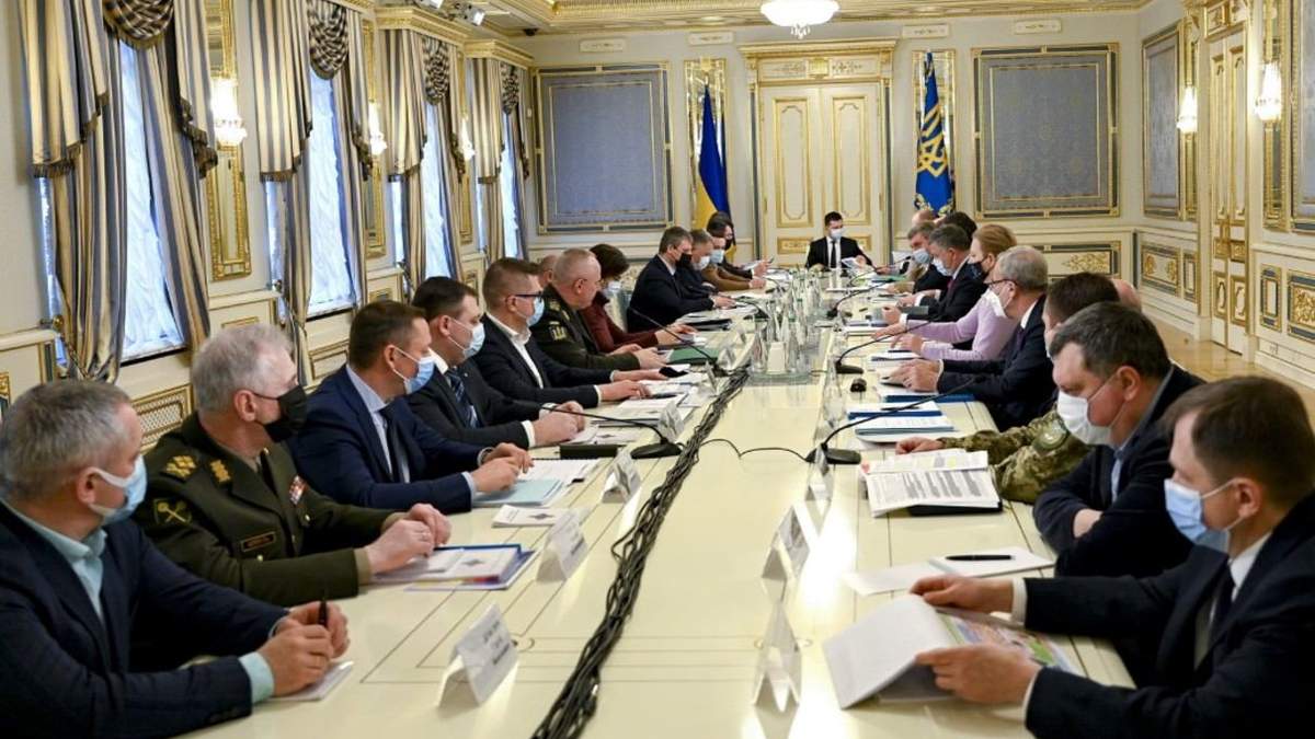 Заседание СНБО 19 февраля: санкции и решение по Донбассу Заседание СНБО 19 февраля: санкции и решение по Донбассу