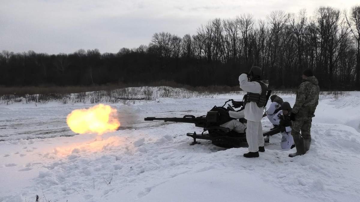 На границе с Россией украинские пограничники провели учения На границе с Россией украинские пограничники провели учения
