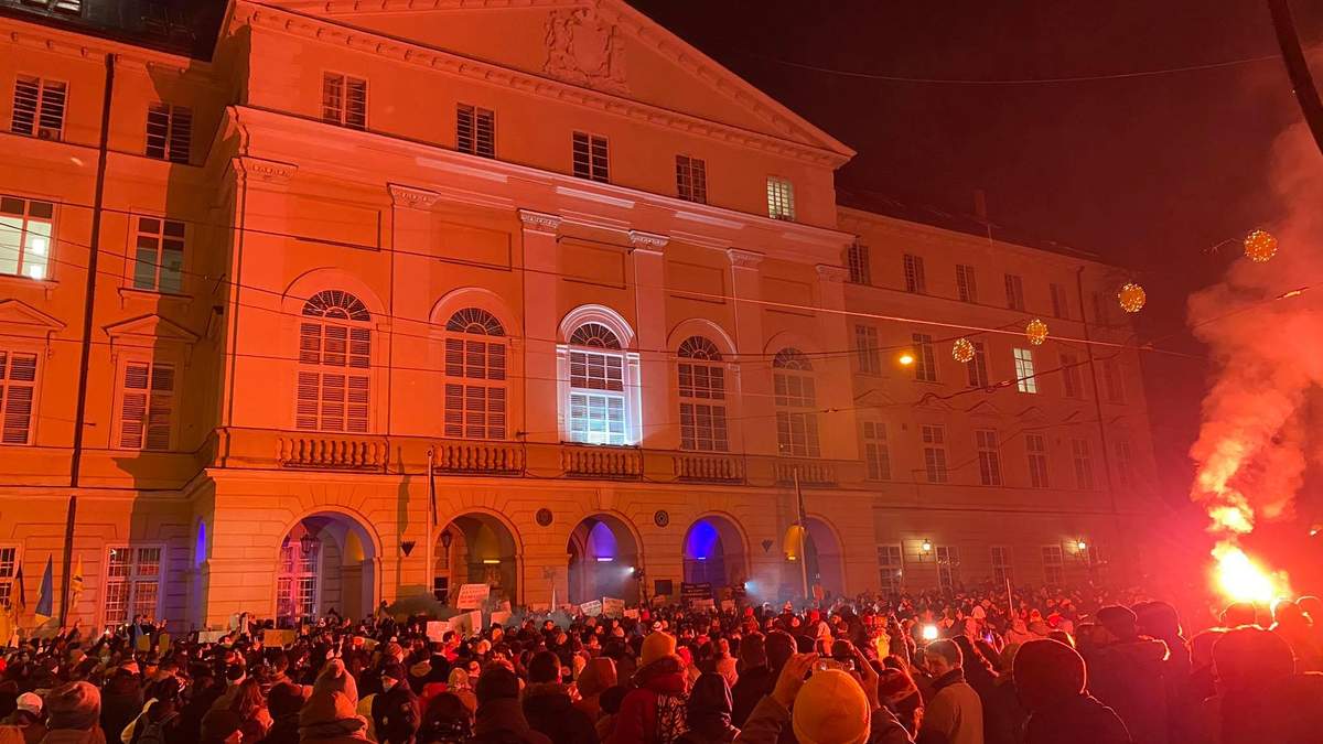 Из-за приговора Сергею Стерненку в Украине протесты – фото, видео Из-за приговора Сергею Стерненку в Украине протесты – фото, видео