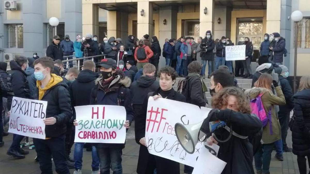 Адвокаты требуют перевести Стерненка в СИЗО в Киеве Адвокаты требуют перевести Стерненка в СИЗО в Киеве