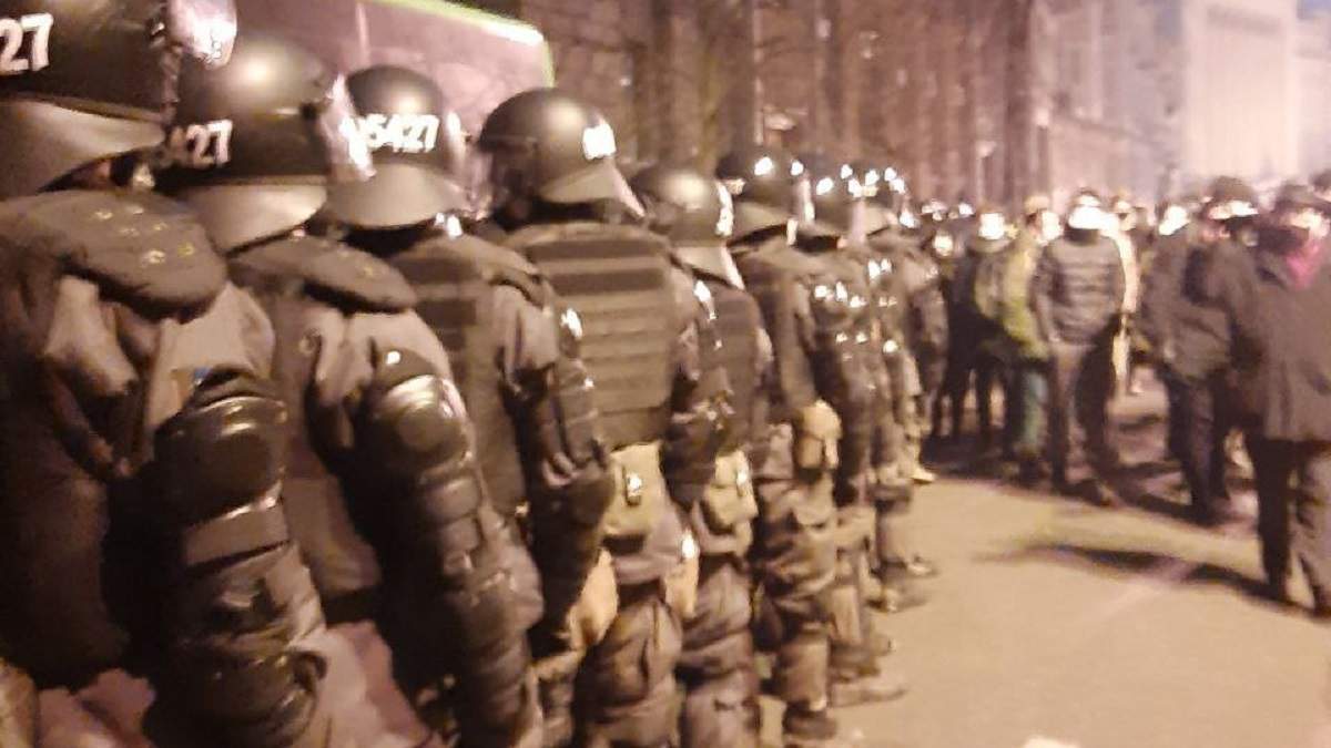 Протесты под ОПУ 23 февраля 2020: силовики укрепляют свои силы Протесты под ОПУ 23 февраля 2020: силовики укрепляют свои силы