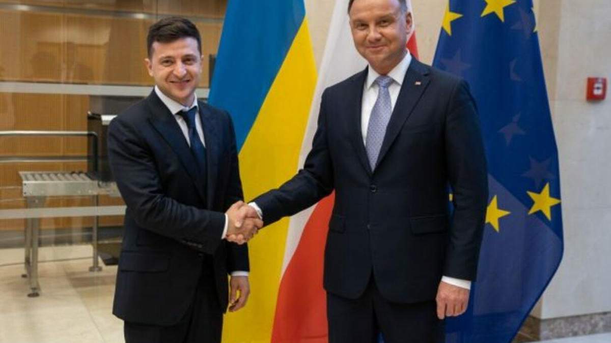 Зеленський провів телефонну розмову з президентом Польщі Дудою Зеленський провів телефонну розмову з президентом Польщі Дудою