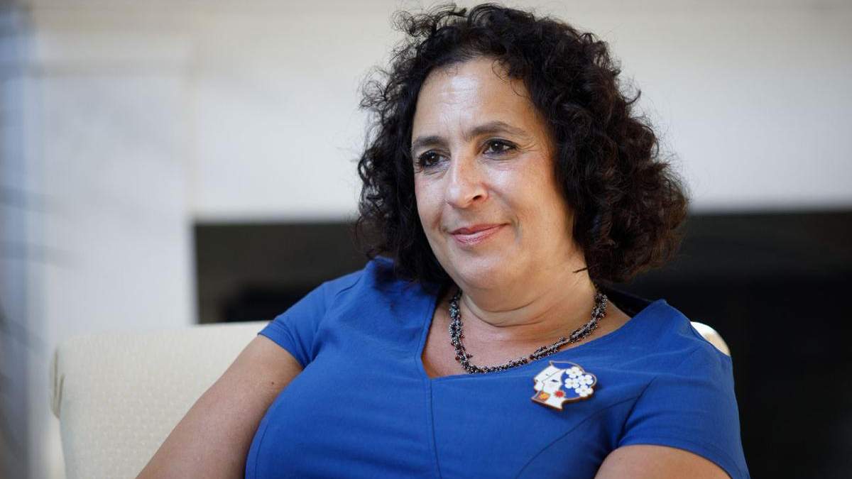 Посол Британии написала, что Леся Украинка мотивирует учить украинский Посол Британии написала, что Леся Украинка мотивирует учить украинский
