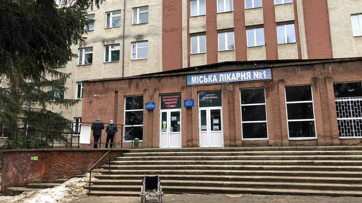 Пожар в больнице Черновцов: сообщили о втором погибшем Пожар в больнице Черновцов: сообщили о втором погибшем