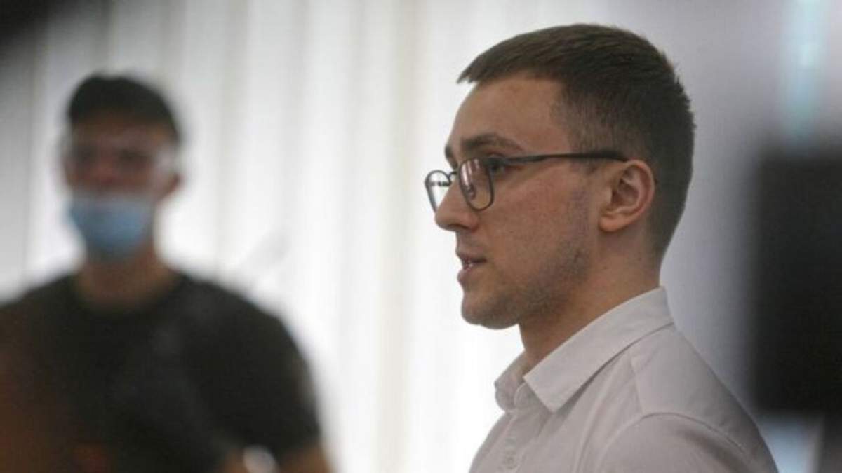 Родителей Стерненка терроризируют пророссийские журналисты: детали Родителей Стерненка терроризируют пророссийские журналисты: детали