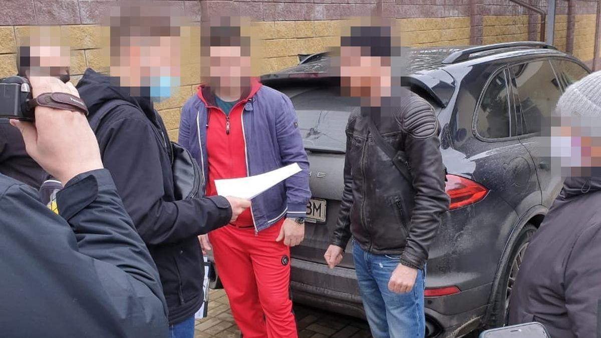 СБУ вилучила у контрабандистів колекцію цінностей на мільйон доларів СБУ вилучила у контрабандистів колекцію цінностей на мільйон доларів