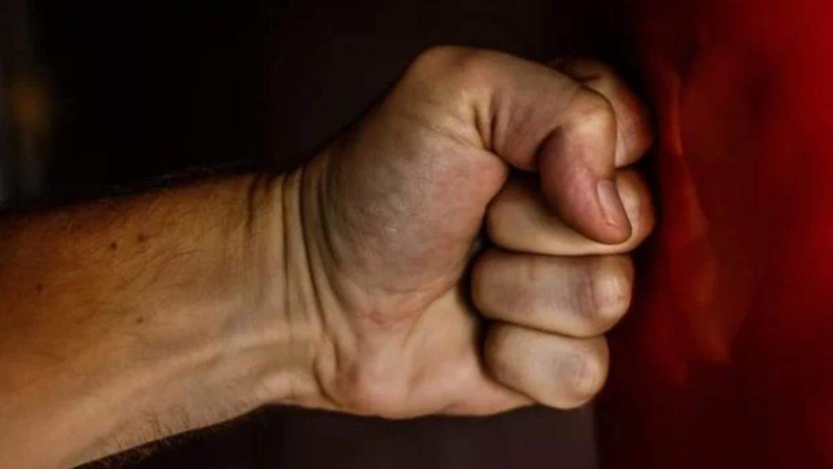 Поліцейські Миколаївщини затримали вітчима, який розбещував 9-річну Поліцейські Миколаївщини затримали вітчима, який розбещував 9-річну