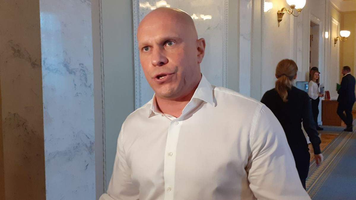 Комітет Ради вирішив не карати Киву, який вилаяв журналіста Комітет Ради вирішив не карати Киву, який вилаяв журналіста