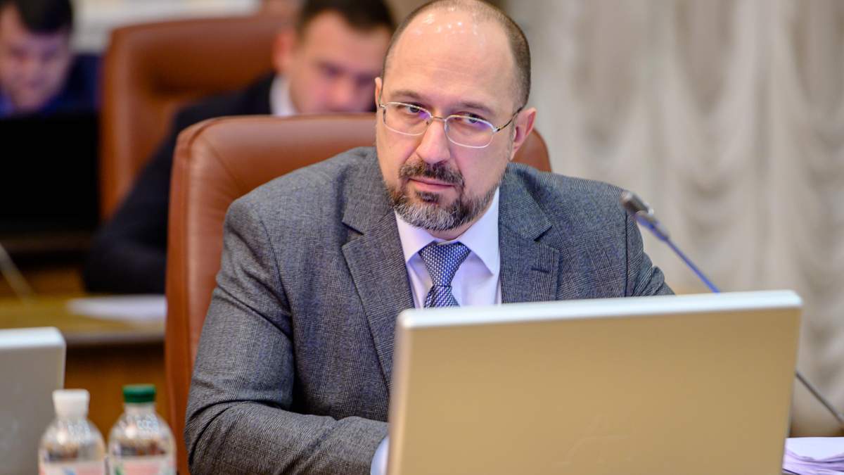 Офіс Президента дає вказівки, а уряд Шмигаля виконує, – Фесенко Офіс Президента дає вказівки, а уряд Шмигаля виконує, – Фесенко