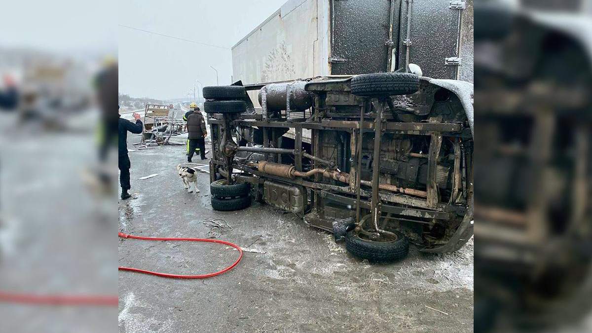 ДТП с грузовиками на трассе Харьков – Симферополь 6.03.2021: фото ДТП с грузовиками на трассе Харьков – Симферополь 6.03.2021: фото