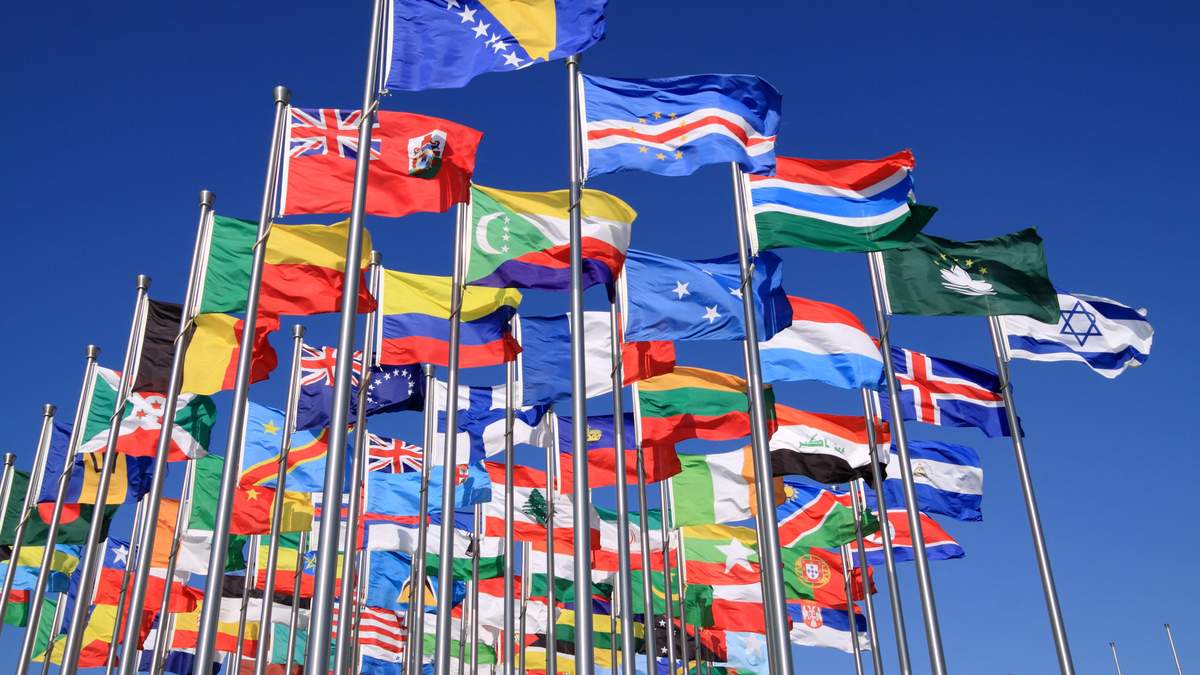 Які країни-сусідки українці вважають дружніми, а які – ні: опитування Які країни-сусідки українці вважають дружніми, а які – ні: опитування