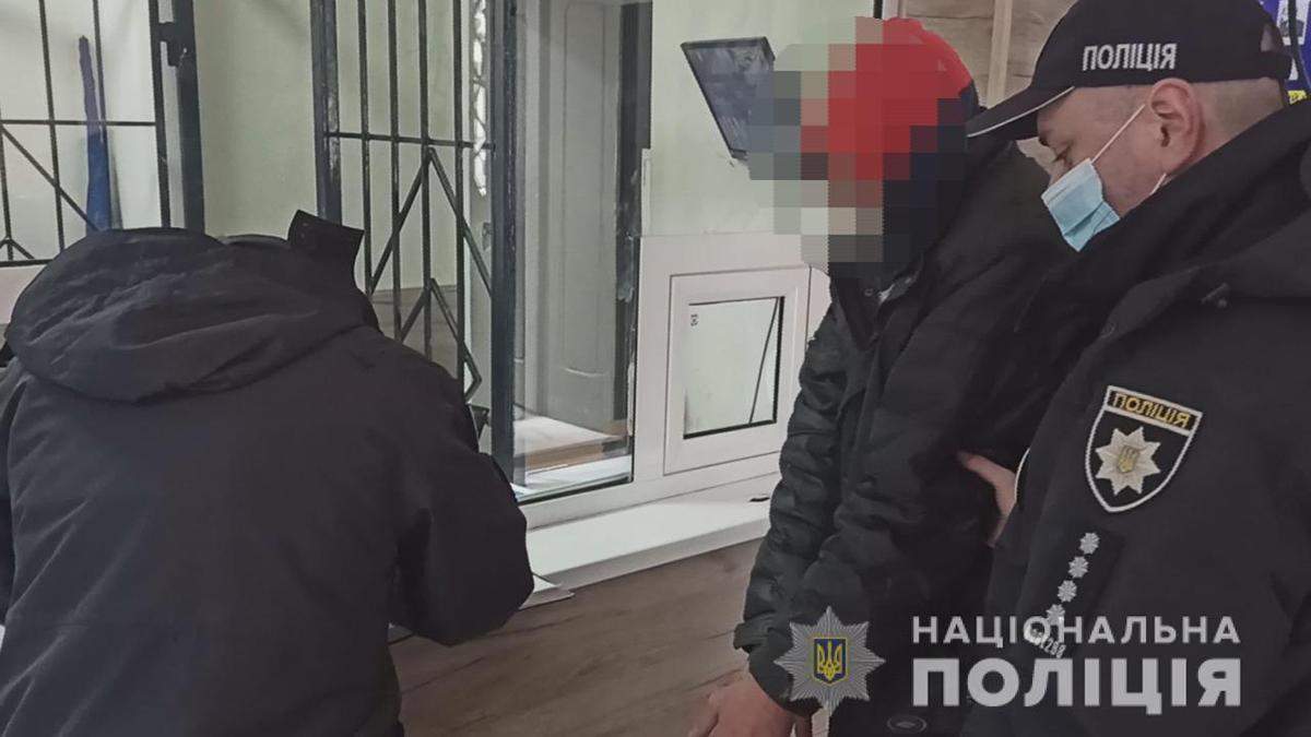 Правоохранители задержали подозреваемого в убийстве женщины в Одессе Правоохранители задержали подозреваемого в убийстве женщины в Одессе