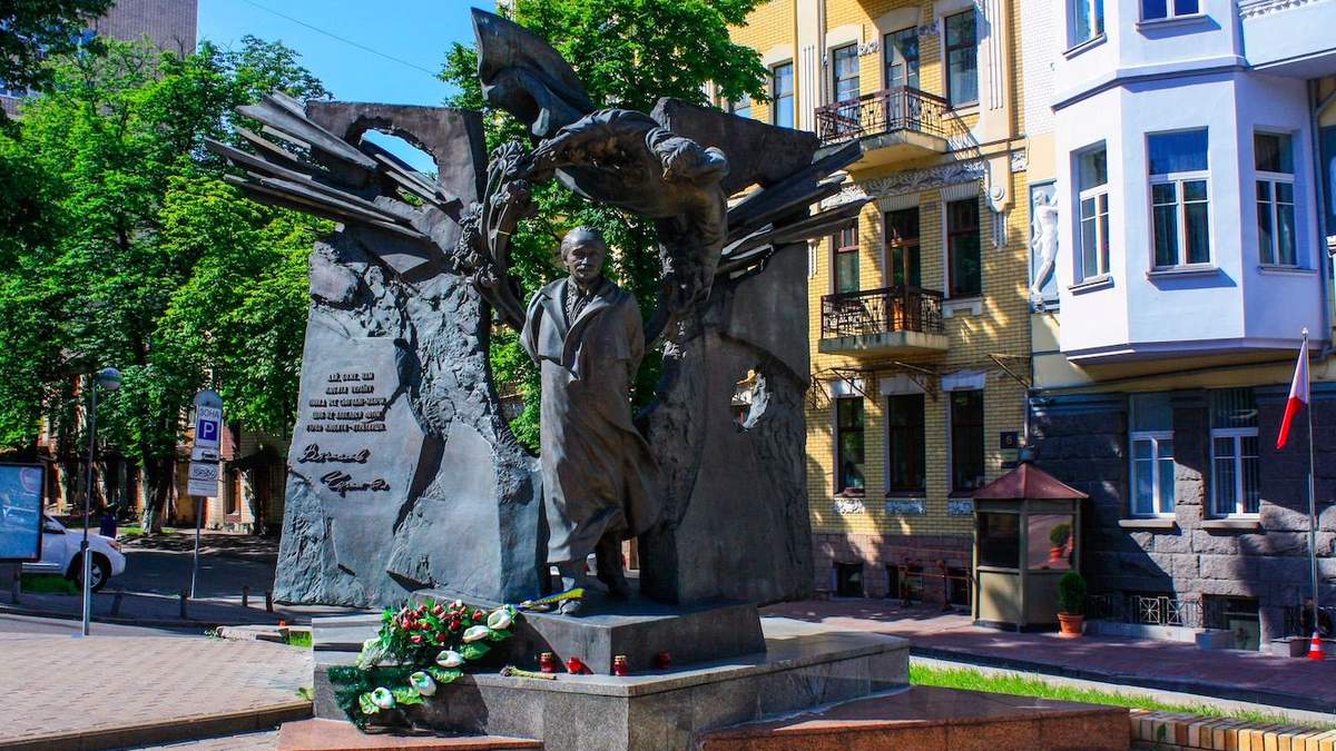 В'ячеслав Чорновіл (1937 – 1999): біографія, смерть, все про ДТП – фото В'ячеслав Чорновіл (1937 – 1999): біографія, смерть, все про ДТП – фото