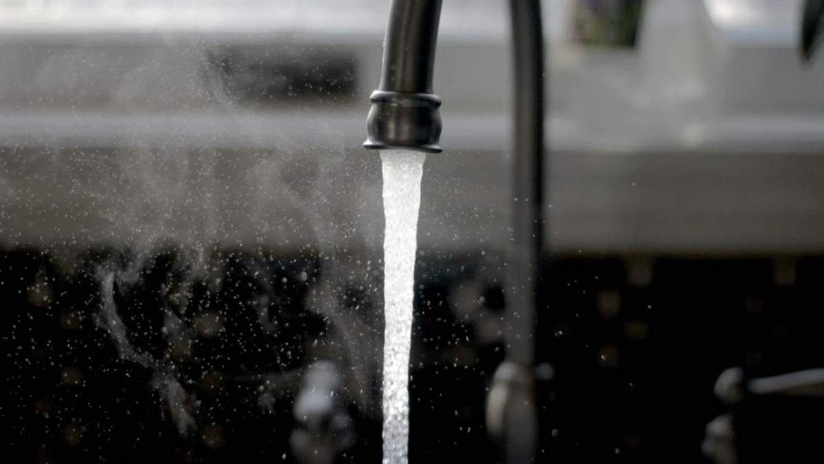 Мешканці Криму економлять воду для туристів Мешканці Криму економлять воду для туристів