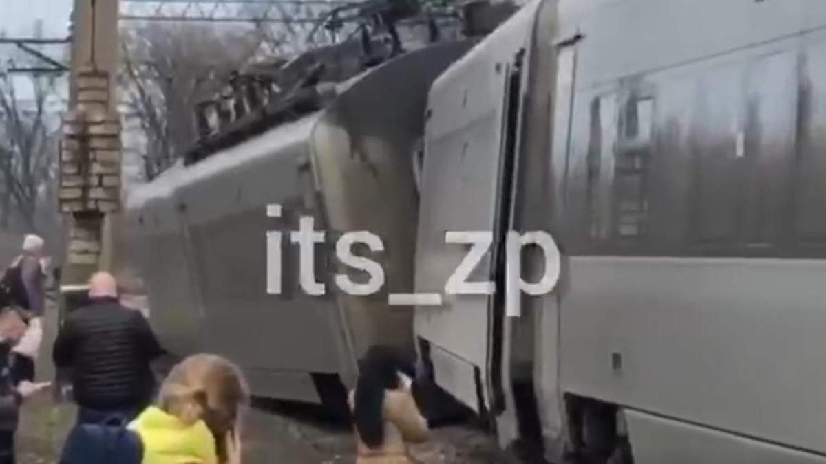Потяг Інтерсіті під Запоріжжям зійшов з рейок: назвали причину Потяг Інтерсіті під Запоріжжям зійшов з рейок: назвали причину